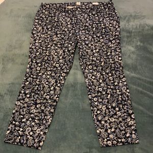 GAP Stretchy Floral Pants 18